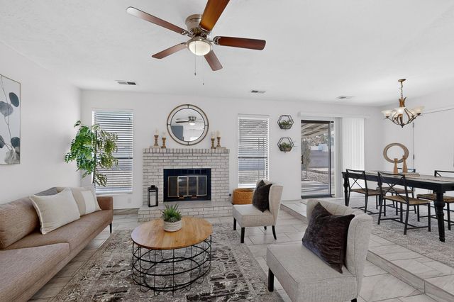 350 Western Hills Drive SE, Rio Rancho, NM 87124