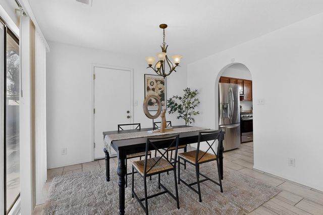 350 Western Hills Drive SE, Rio Rancho, NM 87124