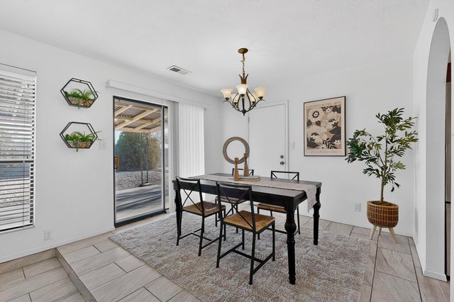 350 Western Hills Drive SE, Rio Rancho, NM 87124