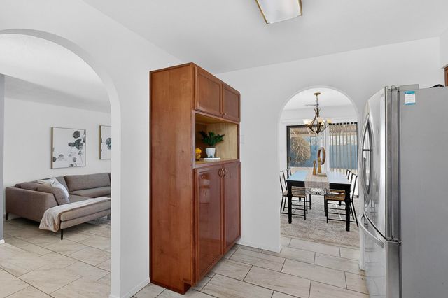 350 Western Hills Drive SE, Rio Rancho, NM 87124