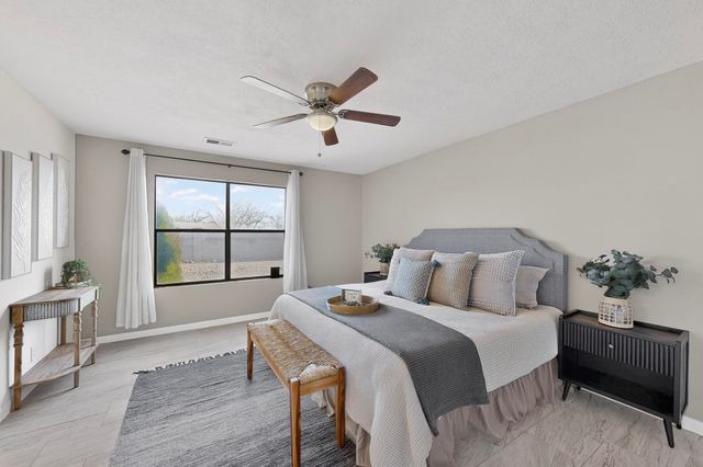 350 Western Hills Drive SE, Rio Rancho, NM 87124