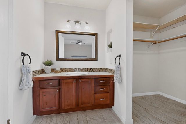 350 Western Hills Drive SE, Rio Rancho, NM 87124