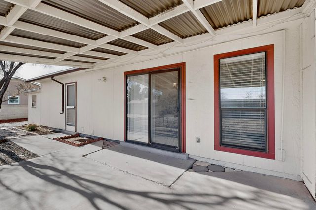 350 Western Hills Drive SE, Rio Rancho, NM 87124