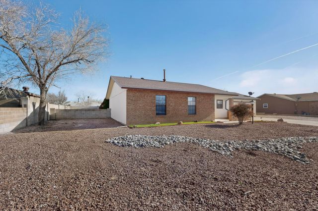 350 Western Hills Drive SE, Rio Rancho, NM 87124
