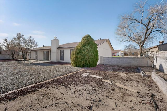 350 Western Hills Drive SE, Rio Rancho, NM 87124