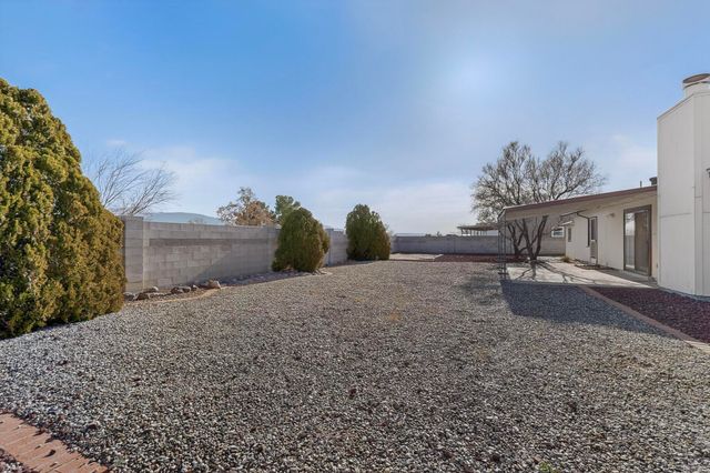 350 Western Hills Drive SE, Rio Rancho, NM 87124