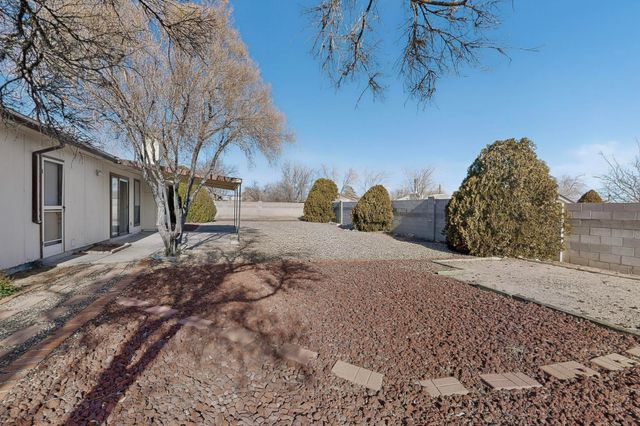 350 Western Hills Drive SE, Rio Rancho, NM 87124