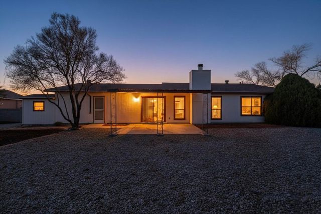 350 Western Hills Drive SE, Rio Rancho, NM 87124