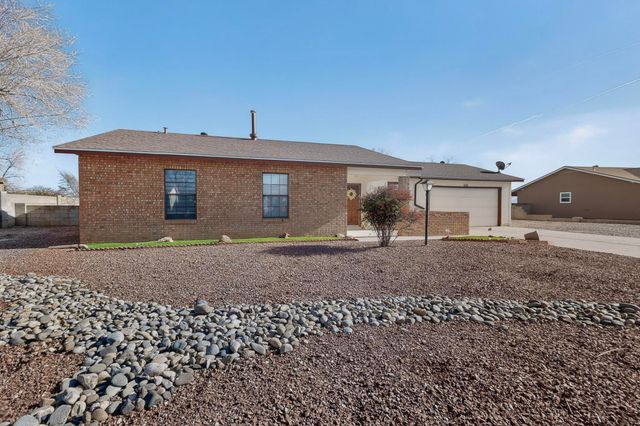 350 Western Hills Drive SE, Rio Rancho, NM 87124