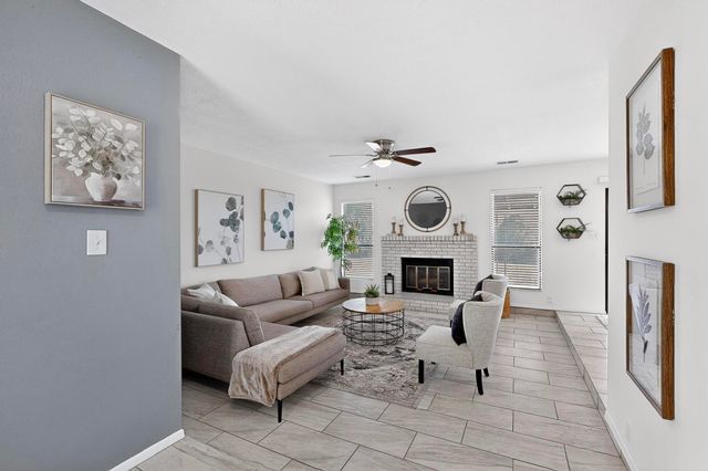 350 Western Hills Drive SE, Rio Rancho, NM 87124