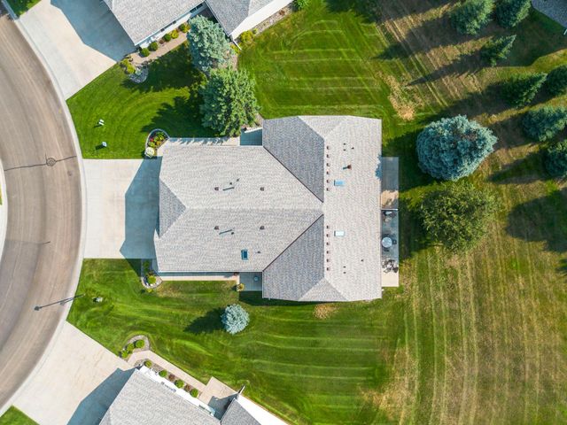 7632 Newbury Road, Woodbury, MN 55125