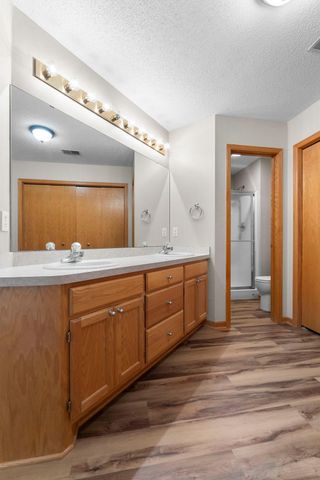 7632 Newbury Road, Woodbury, MN 55125