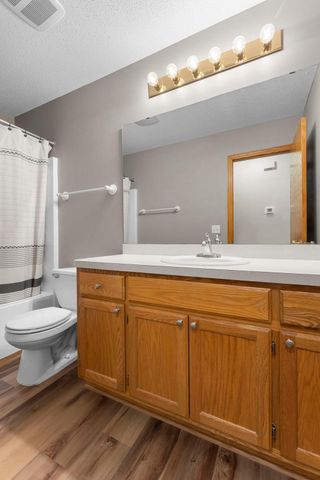 7632 Newbury Road, Woodbury, MN 55125