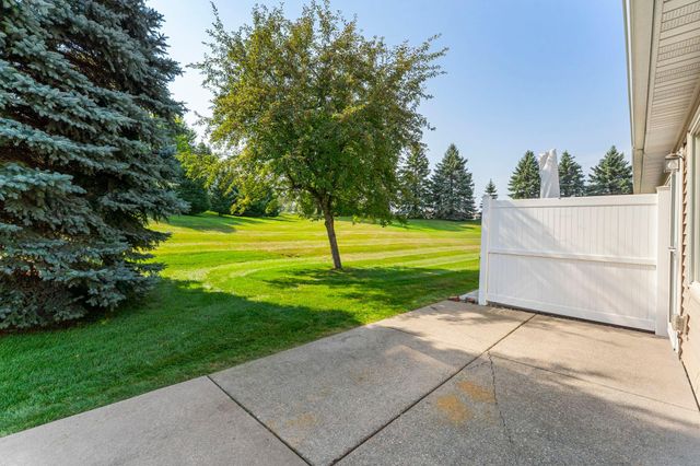 7632 Newbury Road, Woodbury, MN 55125