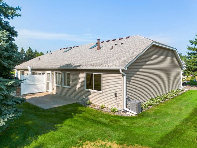 7632 Newbury Road, Woodbury, MN 55125