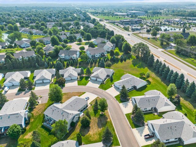 7632 Newbury Road, Woodbury, MN 55125
