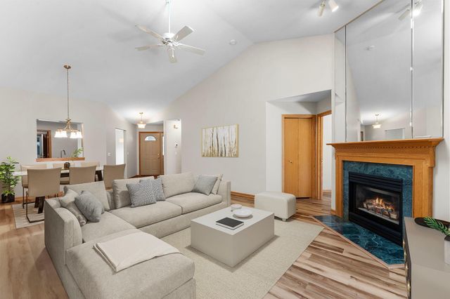 7632 Newbury Road, Woodbury, MN 55125