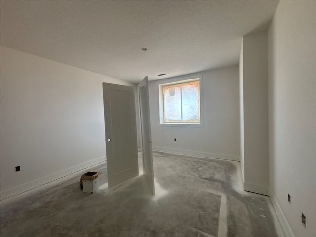 8294 Edgewood Court, West Des Moines, IA 50266