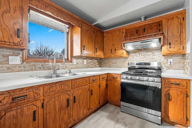 2174 NELLIE LANE, Green Bay, WI 54311