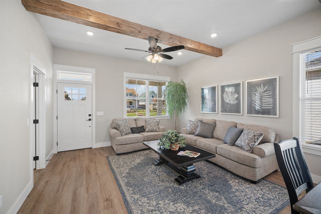 424 E 4th Street, Claremore, OK 74017