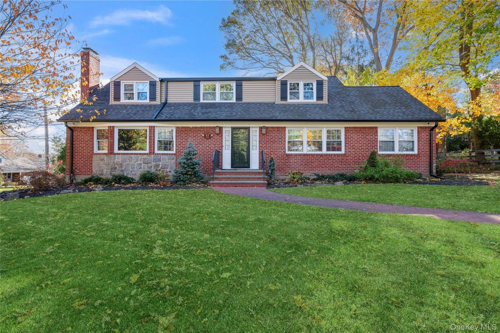 12 Mallard Cove, Centerport, NY 11721