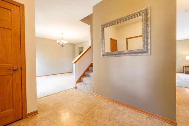934 Cascade CIRCLE, Hartford, WI 53027