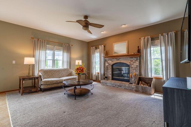 934 Cascade CIRCLE, Hartford, WI 53027