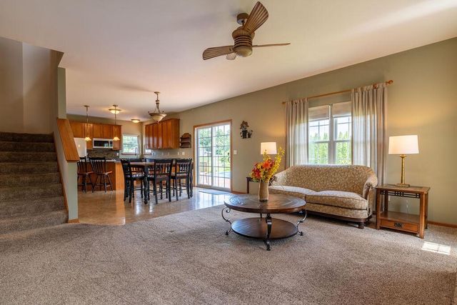 934 Cascade CIRCLE, Hartford, WI 53027