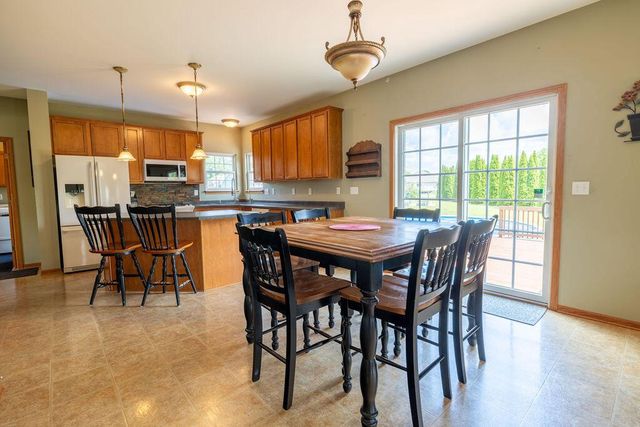 934 Cascade CIRCLE, Hartford, WI 53027