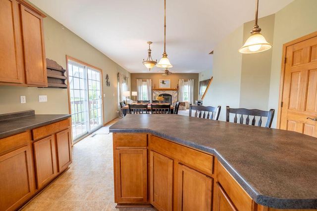 934 Cascade CIRCLE, Hartford, WI 53027