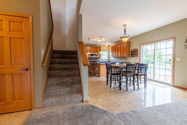 934 Cascade CIRCLE, Hartford, WI 53027