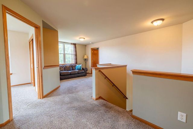 934 Cascade CIRCLE, Hartford, WI 53027