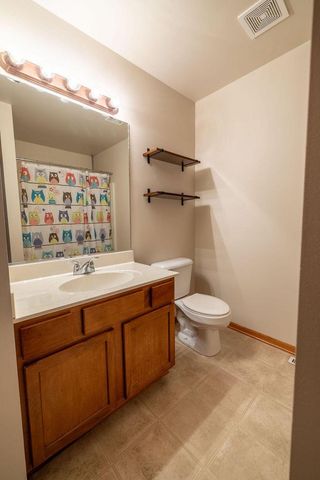 934 Cascade CIRCLE, Hartford, WI 53027