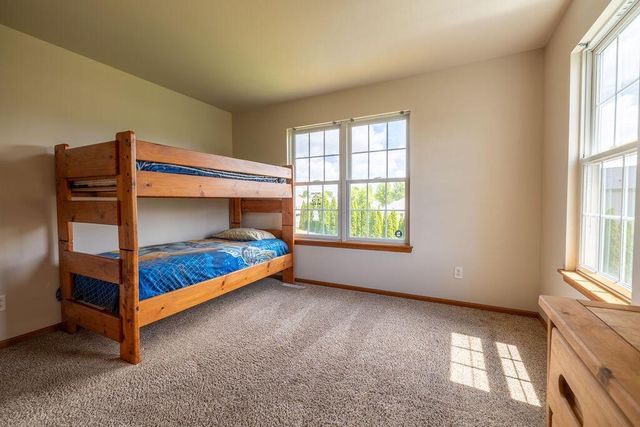 934 Cascade CIRCLE, Hartford, WI 53027