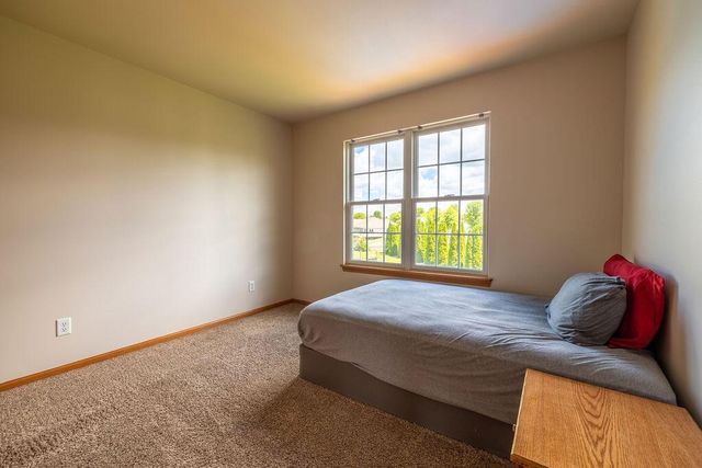 934 Cascade CIRCLE, Hartford, WI 53027