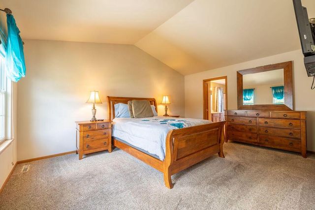 934 Cascade CIRCLE, Hartford, WI 53027