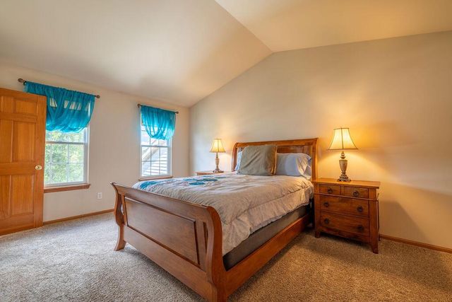 934 Cascade CIRCLE, Hartford, WI 53027