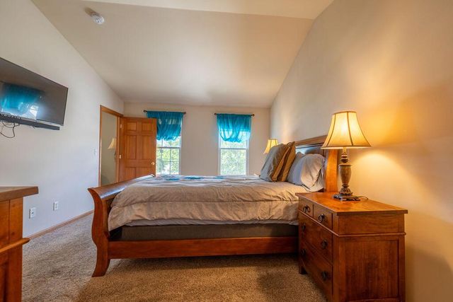 934 Cascade CIRCLE, Hartford, WI 53027