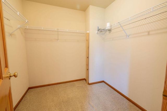 934 Cascade CIRCLE, Hartford, WI 53027