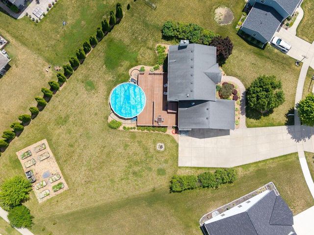 934 Cascade CIRCLE, Hartford, WI 53027