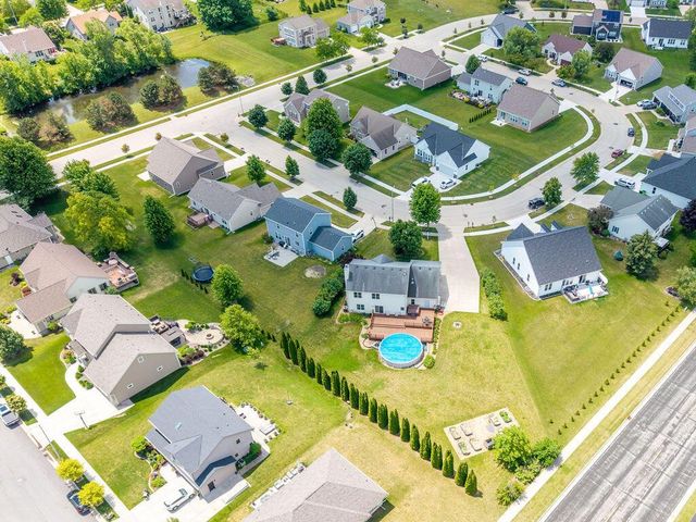 934 Cascade CIRCLE, Hartford, WI 53027
