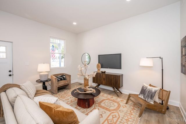 602 Hawthorne Avenue, Cincinnati, OH 45205