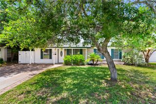 5702 Cain Dr, Corpus Christi, TX 78412
