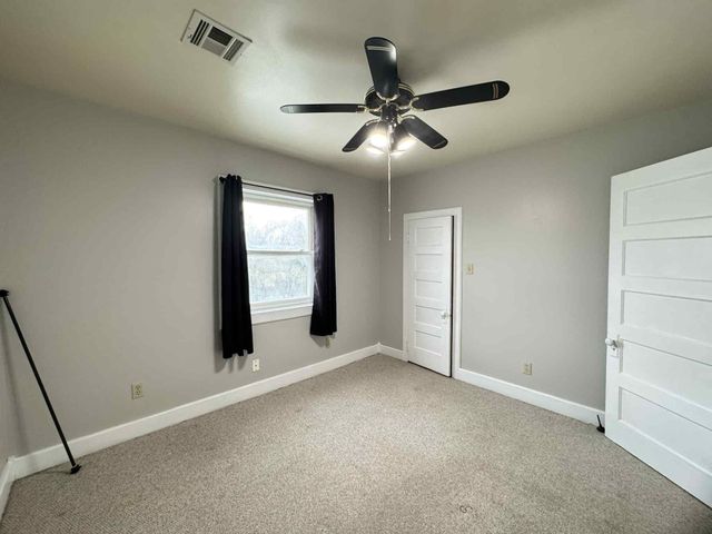 1710 Fowler Ave, Winfield, KS 67156