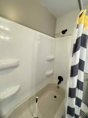 1710 Fowler Ave, Winfield, KS 67156