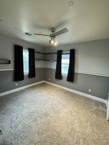 1710 Fowler Ave, Winfield, KS 67156