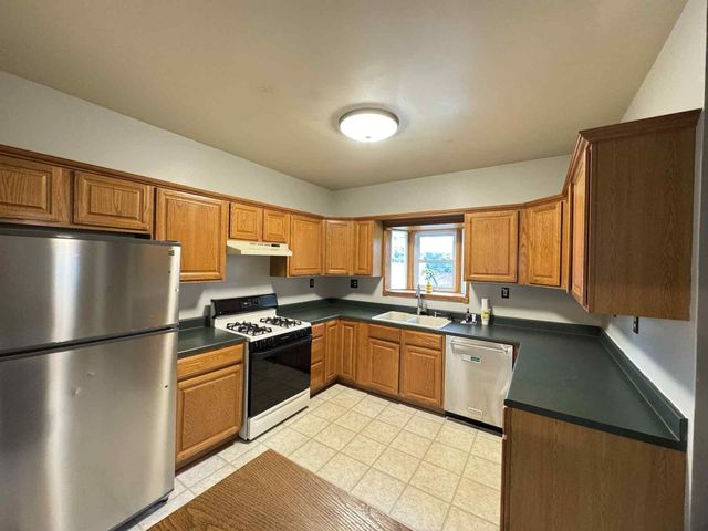 1710 Fowler Ave, Winfield, KS 67156
