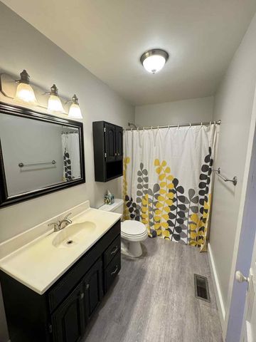 1710 Fowler Ave, Winfield, KS 67156