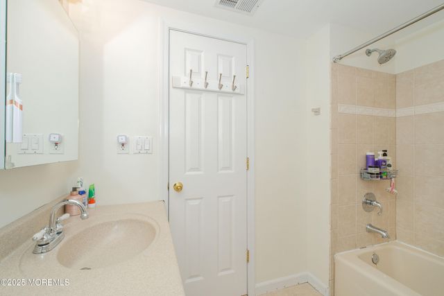 209 Woodcrest Road, Oakhurst, NJ 07755