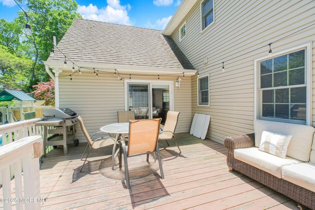 209 Woodcrest Road, Oakhurst, NJ 07755